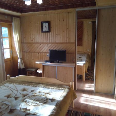 Homestay Opryshky Tatariv Bagian luar foto